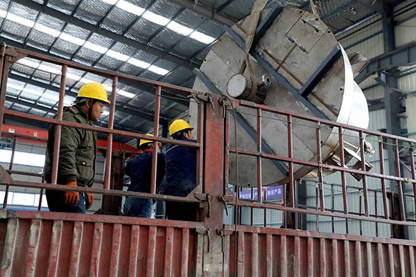 蒸發(fā)設(shè)備配件裝車(chē)