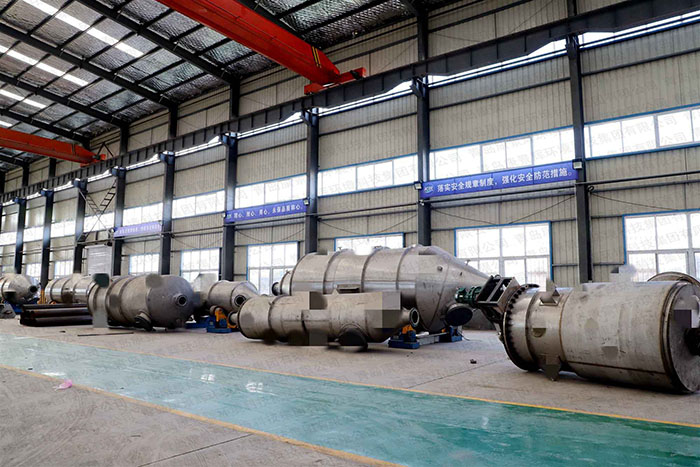 蒸發(fā)器廠家制造車間.jpg 蒸發(fā)器廠家制造車間.jpg