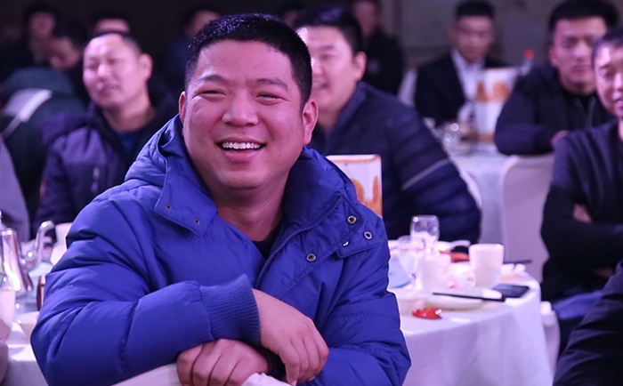 歡樂(lè)的現(xiàn)場(chǎng)氣氛 歡樂(lè)的現(xiàn)場(chǎng)氣氛